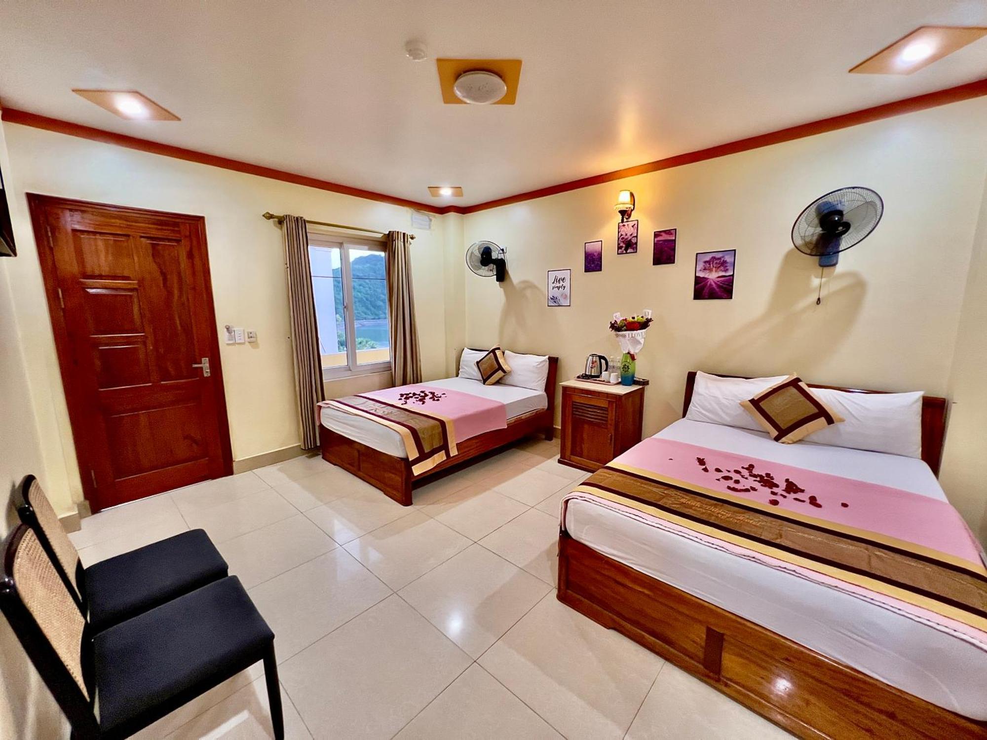 Manh Vuong Hotel Catba Dong Khe Sau Exterior photo