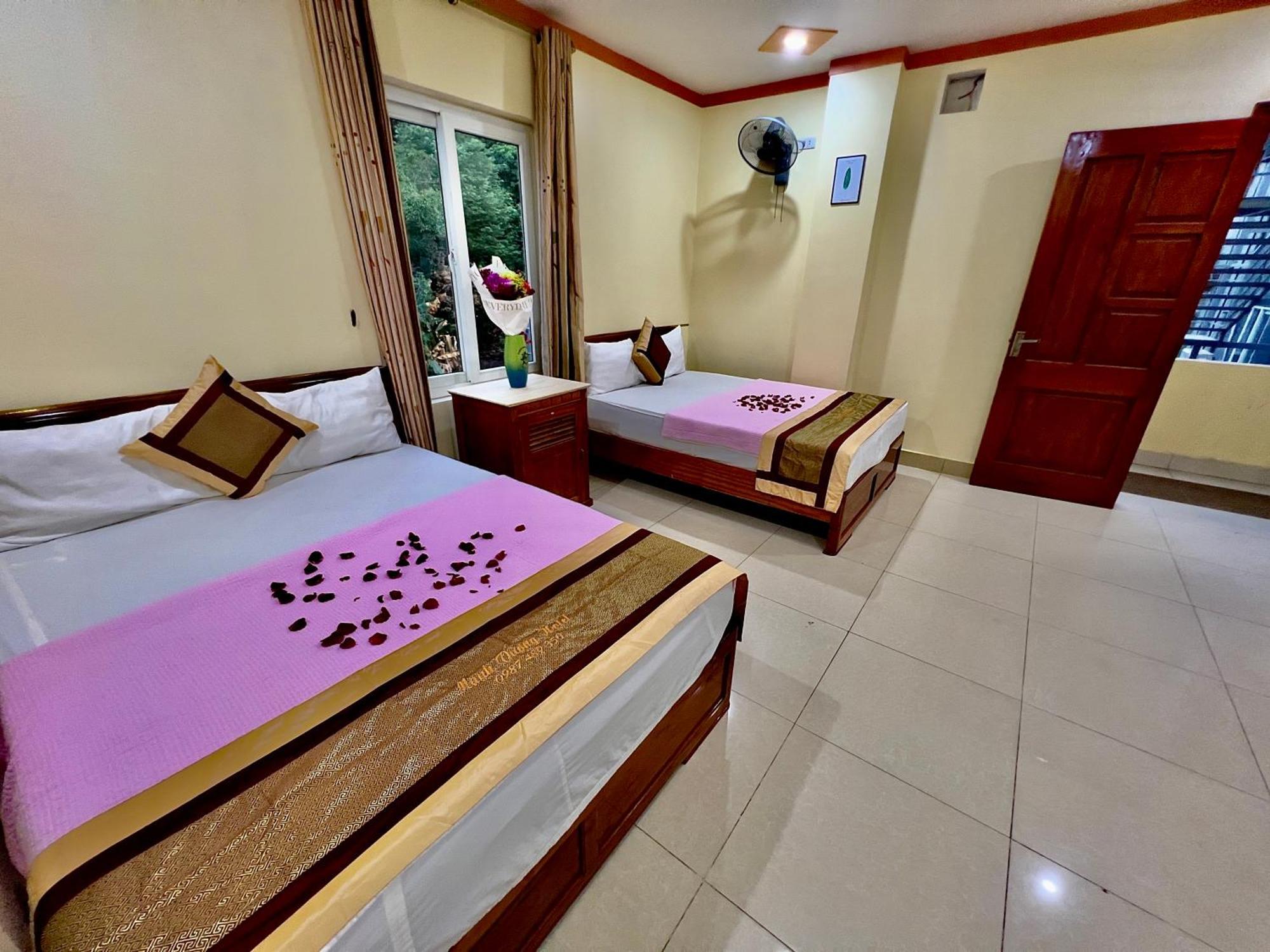 Manh Vuong Hotel Catba Dong Khe Sau Exterior photo
