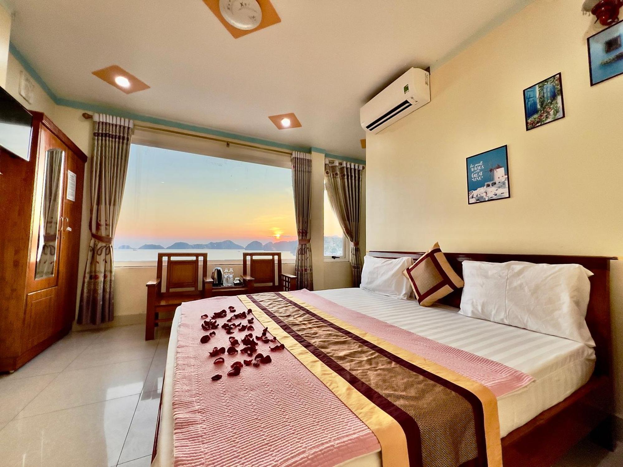 Manh Vuong Hotel Catba Dong Khe Sau Exterior photo